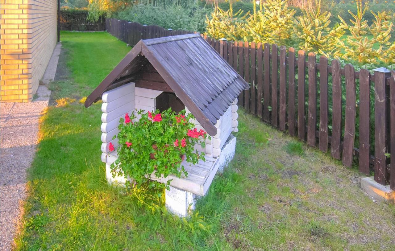Cozy Apartment In Nowe Warpno With Wifi Bagian luar foto
